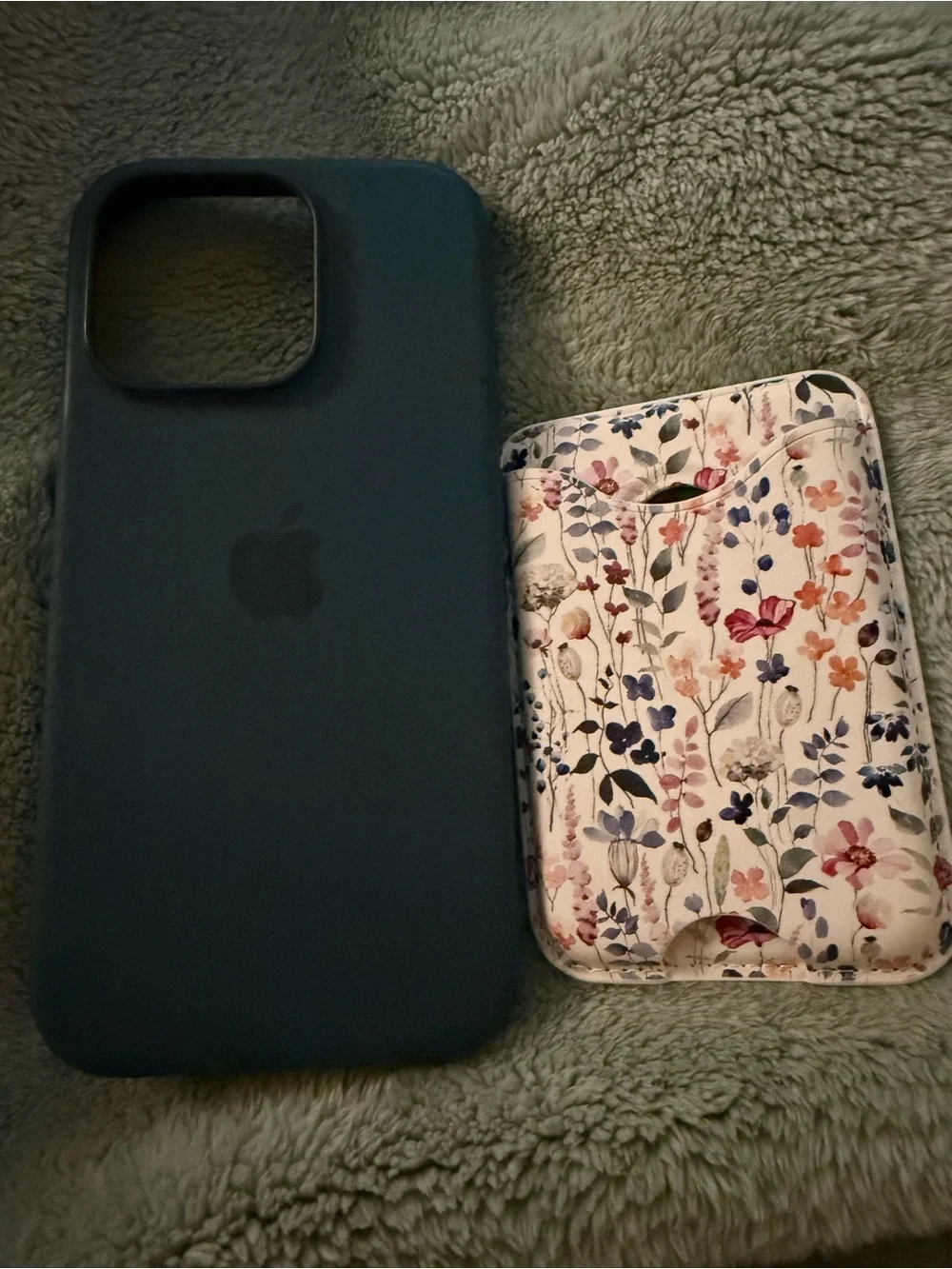 Loopy Case iPhone 16 Pro Bundle